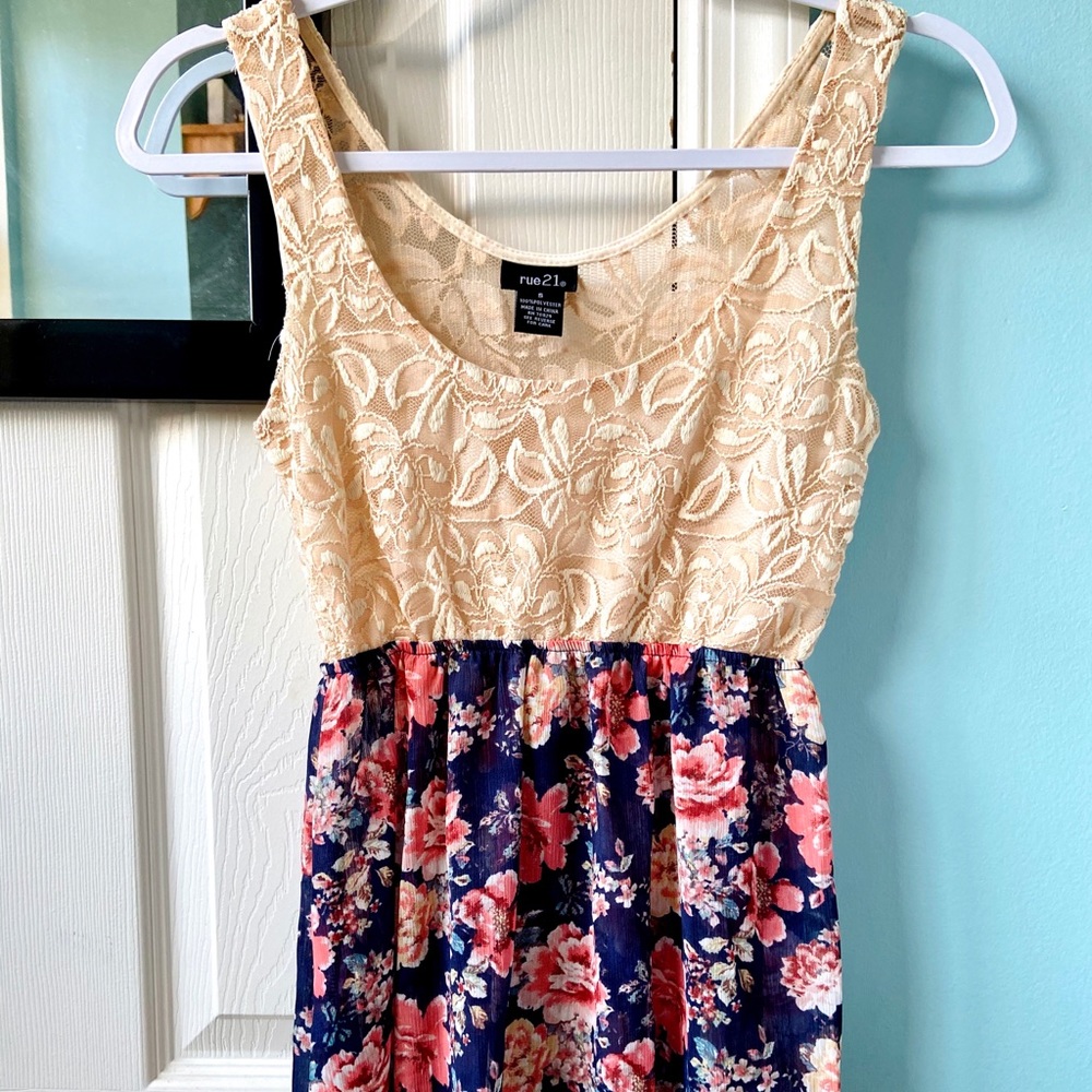 Rue 21 tan, floral lace flowy tank top
